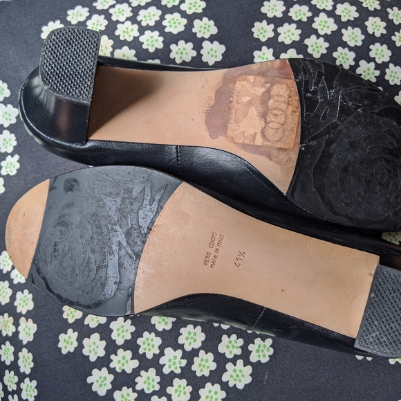 Taryn Rose leather pumps - Picture 5 of 8